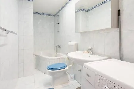 2 Bdrm Apartamento *